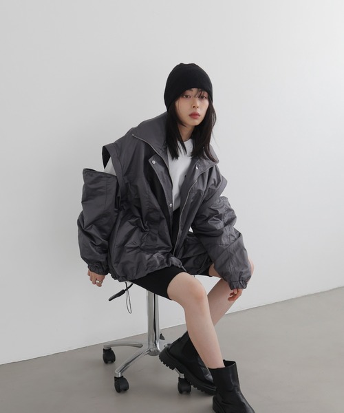 バックプリント2wayナイロンジャケット　マルチデザイン袖取り外し可能ワンちゃん LIAN（リアン）の「袖取り外し2WAYナイロンジャケット（ナイロン