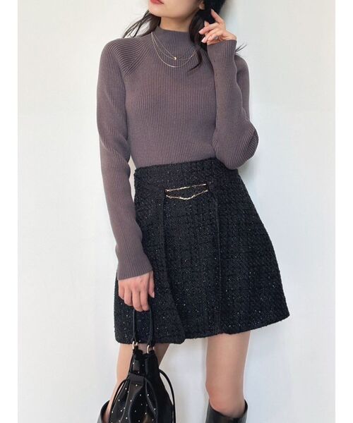 RESEXXY(リゼクシー)の「ハイネックベーシックニットトップス(ニット/セーター・レディース・チャコールグレー/ブラック/ラベンダー/ベージュ/ホワイト/レッド・FREE)」の4枚目の写真