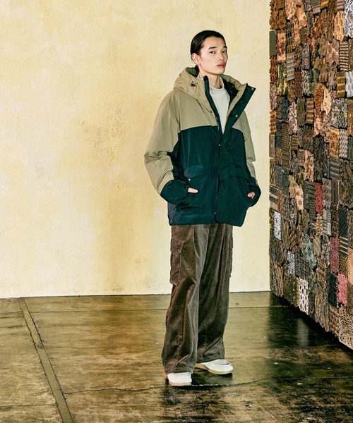 セール】【AIRTHERMAL/高機能中綿】切り替えマウンテンパーカー/フード