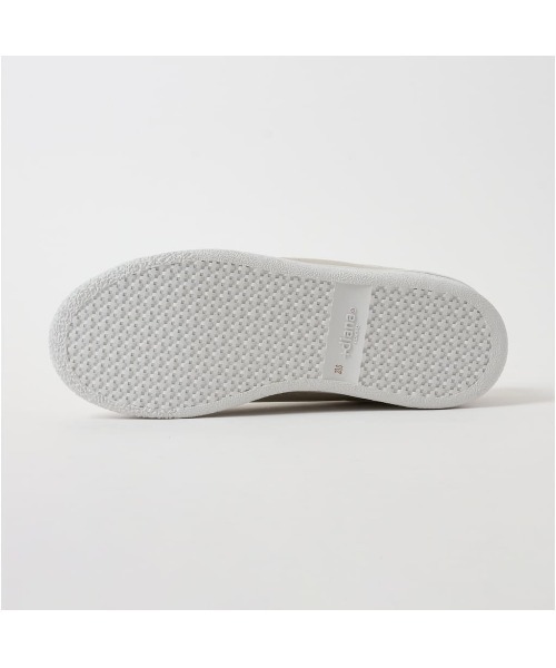 +diana（プラスダイアナ）の「ビジュー付きパンチングスニーカー（スニーカー・レディース・ホワイト/ブラック/ベージュ/シルバー/ゴールド・22.0cm/22.5cm/23.0cm/23.5cm/24.0cm/24.5cm/25.0cm/25.5cm/21.5cm）」の16枚目の写真