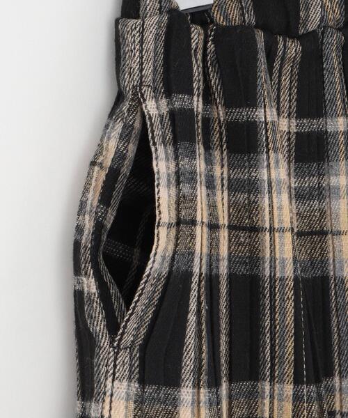 SHOO・LA・RUE（シューラルー）の「◆【110-140cm】クマチャーム付きチェックプリーツスカート（スカート・キッズ・ブルー系6/ブラック系1・11/12/13/14）」の5枚目の写真