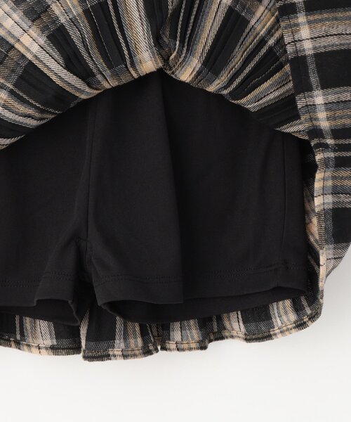 SHOO・LA・RUE（シューラルー）の「◆【110-140cm】クマチャーム付きチェックプリーツスカート（スカート・キッズ・ブルー系6/ブラック系1・11/12/13/14）」の7枚目の写真