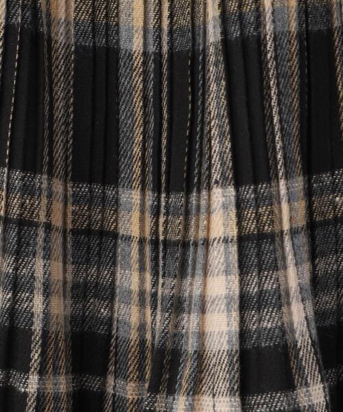 SHOO・LA・RUE（シューラルー）の「◆【110-140cm】クマチャーム付きチェックプリーツスカート（スカート・キッズ・ブルー系6/ブラック系1・11/12/13/14）」の9枚目の写真