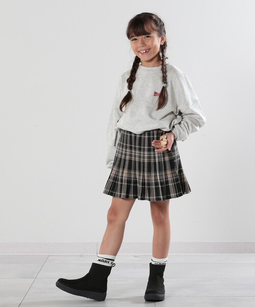 SHOO・LA・RUE（シューラルー）の「◆【110-140cm】クマチャーム付きチェックプリーツスカート（スカート・キッズ・ブルー系6/ブラック系1・11/12/13/14）」の11枚目の写真
