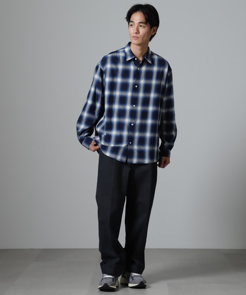 NANO universe(ナノユニバース)の「オイルドライク ワイドタックパンツ(その他パンツ・メンズ・ブラック/カーキ/ネイビー・M/S/L)」の7枚目の写真