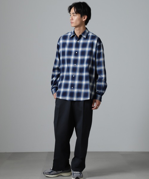 NANO universe(ナノユニバース)の「オイルドライク ワイドタックパンツ(その他パンツ・メンズ・ブラック/カーキ/ネイビー・M/S/L)」の5枚目の写真