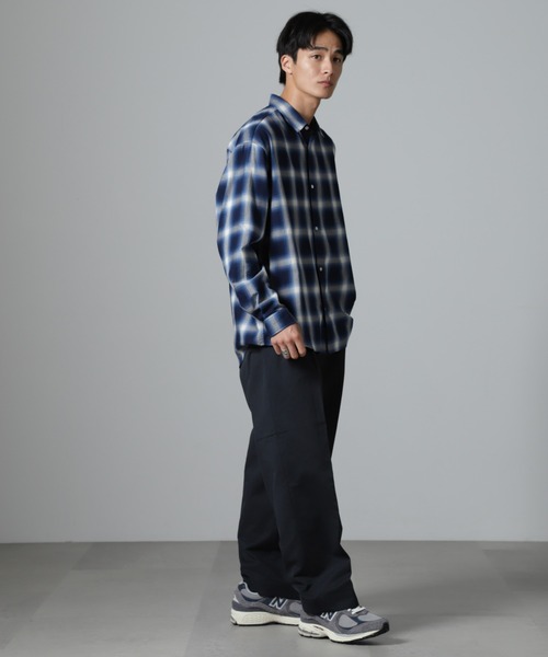 NANO universe(ナノユニバース)の「オイルドライク ワイドタックパンツ(その他パンツ・メンズ・ブラック/カーキ/ネイビー・M/S/L)」の9枚目の写真