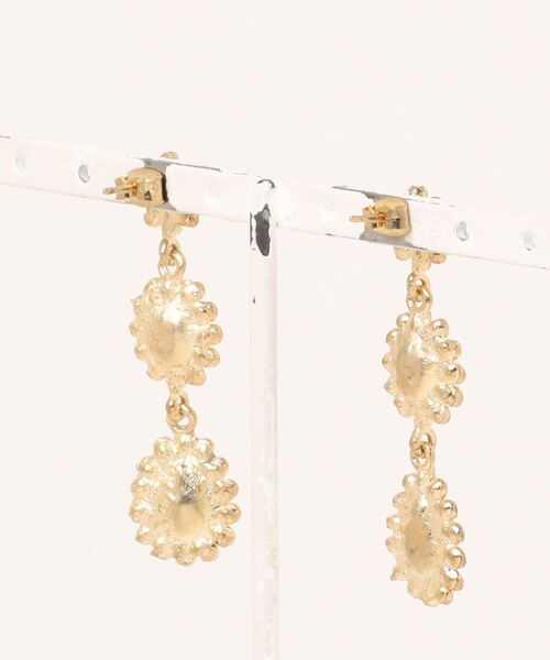 Jolie Toujours(ジョリトゥジュール)の「3連フラワービジューピアス(ピアス(両耳用)・レディース・シルバー/ネイビー/ゴールド・FREE)」の10枚目の写真