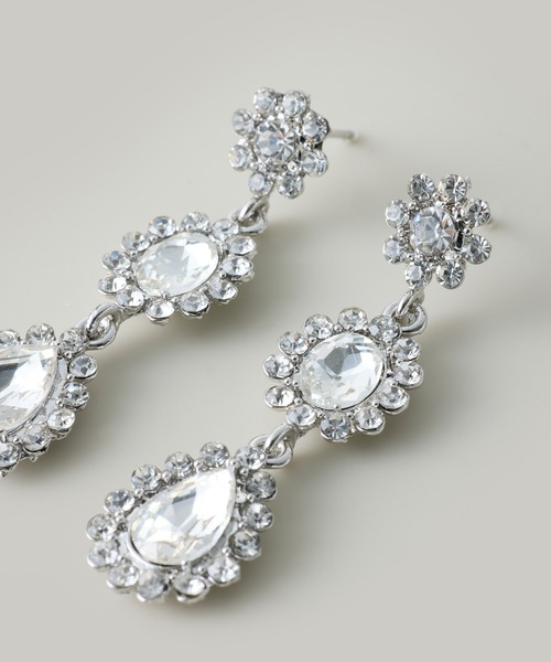 Jolie Toujours(ジョリトゥジュール)の「3連フラワービジューピアス(ピアス(両耳用)・レディース・シルバー/ネイビー/ゴールド・FREE)」の4枚目の写真