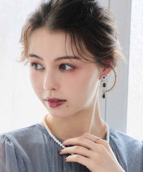 Jolie Toujours(ジョリトゥジュール)の「3連フラワービジューピアス(ピアス(両耳用)・レディース・シルバー/ネイビー/ゴールド・FREE)」の8枚目の写真
