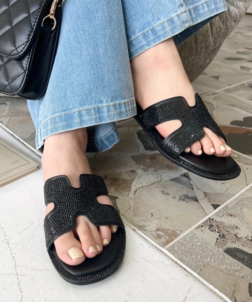 moment+（モーメントプラス）の「ライトストーンクロスストラップサンダル（スリッポン・レディース・シルバー/ブラック・L/M）」の5枚目の写真