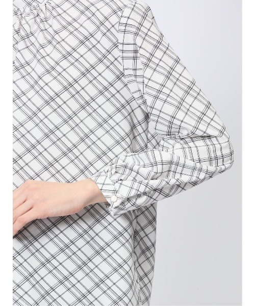 m.f.editorial（エムエフエディトリアル）の「【ストレッチ　マシンウォッシャブル】m.f.エディトリアル レディース ギャザーハイネック 8分袖プルオーバーブラウス（シャツ/ブラウス・レディース・ブラック×ホワイト/ベージュ/ネイビー・MEDIUM/LARGE）」の10枚目の写真