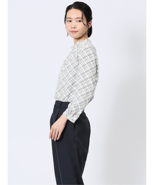 m.f.editorial（エムエフエディトリアル）の「【ストレッチ　マシンウォッシャブル】m.f.エディトリアル レディース ギャザーハイネック 8分袖プルオーバーブラウス（シャツ/ブラウス・レディース・ブラック×ホワイト/ベージュ/ネイビー・MEDIUM/LARGE）」の11枚目の写真