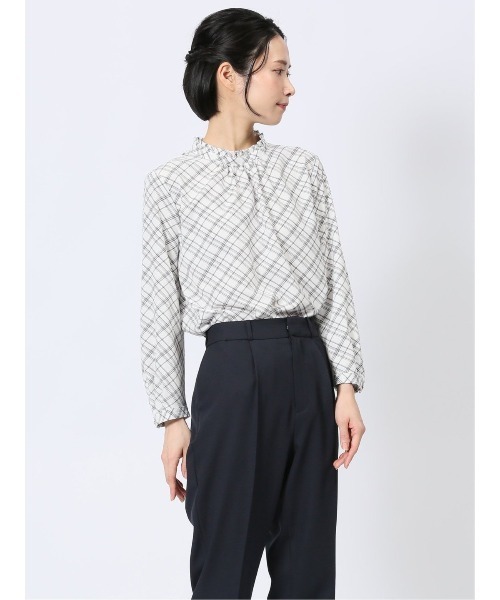 m.f.editorial（エムエフエディトリアル）の「【ストレッチ　マシンウォッシャブル】m.f.エディトリアル レディース ギャザーハイネック 8分袖プルオーバーブラウス（シャツ/ブラウス・レディース・ブラック×ホワイト/ベージュ/ネイビー・MEDIUM/LARGE）」の13枚目の写真