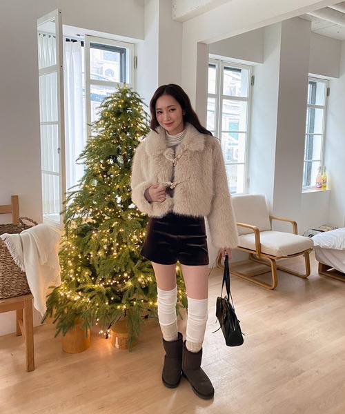 by muni:r(バイ ムニール)の「ベロアサイドファスナーショートパンツ(その他パンツ・レディース・ブラウン/ブラック・SMALL/MEDIUM)」の15枚目の写真
