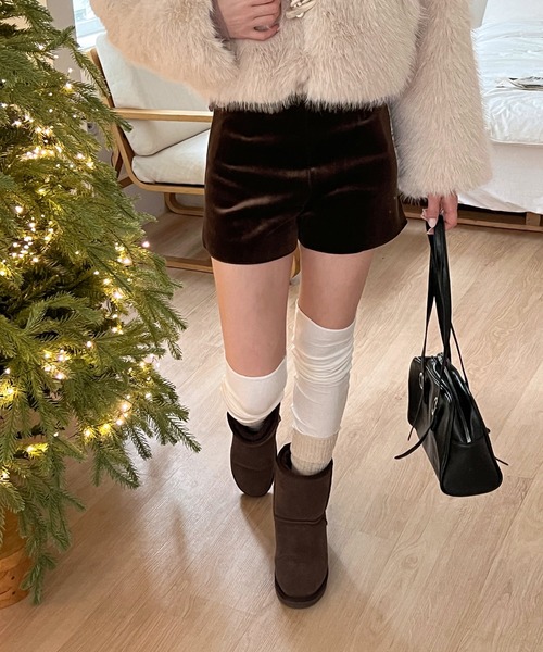 by muni:r(バイ ムニール)の「ベロアサイドファスナーショートパンツ(その他パンツ・レディース・ブラウン/ブラック・SMALL/MEDIUM)」の16枚目の写真