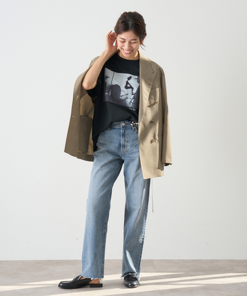 IENA(イエナ)の「YANUK/ヤヌーク 別注 LOWRISE LEA ストレートデニム(デニムパンツ・レディース・ブルー・23/24/25/26/22)」の2枚目の写真