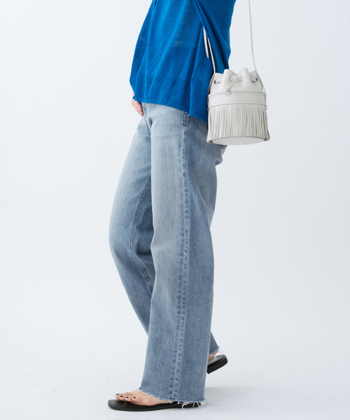 IENA(イエナ)の「YANUK/ヤヌーク 別注 LOWRISE LEA ストレートデニム(デニムパンツ・レディース・ブルー・23/24/25/26/22)」の7枚目の写真
