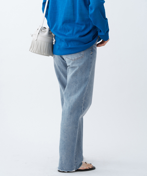 IENA(イエナ)の「YANUK/ヤヌーク 別注 LOWRISE LEA ストレートデニム(デニムパンツ・レディース・ブルー・23/24/25/26/22)」の9枚目の写真
