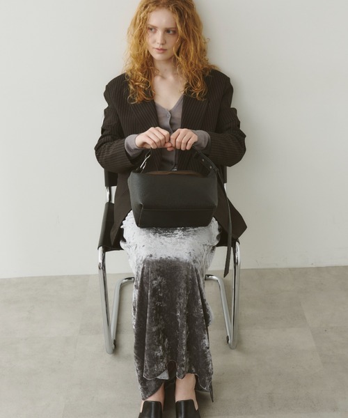 新品未使用　ルベルニ　POIRE BOX BAG　ブラック　ショルダーバッグ セール】《WEB限定追加》LE VERNIS/ルベル二 POIRE BOX BAG 2