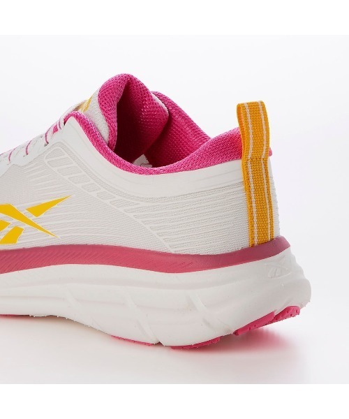 Reebok（リーボック）の「ロード ストライダー / ROAD STRIDER（スニーカー・レディース・パープル/ホワイト/ブラック/グレー/スミクロ/ブラック×レッド/ホワイト×グレー/ブルー/グレー×ピンク・22.5cm/23.0cm/23.5cm/24.5cm/24.0cm/25.0cm/25.5cm/26.0cm/22.0cm）」の16枚目の写真