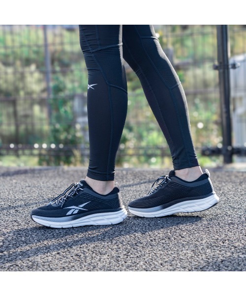 Reebok（リーボック）の「ロード ストライダー / ROAD STRIDER（スニーカー・レディース・パープル/ホワイト/ブラック/グレー/スミクロ/ブラック×レッド/ホワイト×グレー/ブルー/グレー×ピンク・22.5cm/23.0cm/23.5cm/24.5cm/24.0cm/25.0cm/25.5cm/26.0cm/22.0cm）」の19枚目の写真