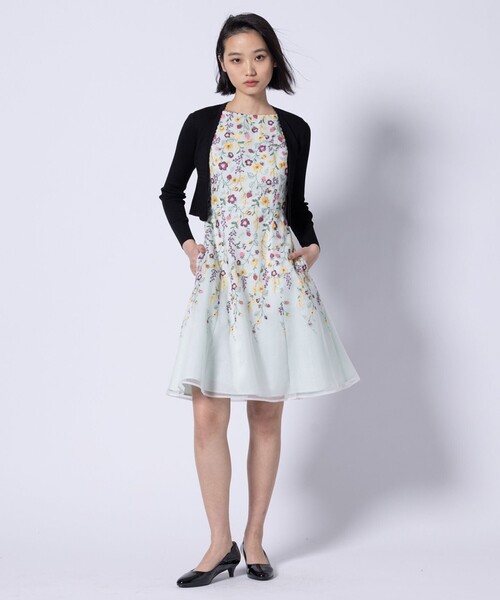 TOCCA(トッカ)の「EYELET AJISAI BOLERO ボレロ(カーディガン/ボレロ・レディース・アイボリー系/ブラック系/ブルー系/ピンク系・SMALL/MEDIUM)」の16枚目の写真