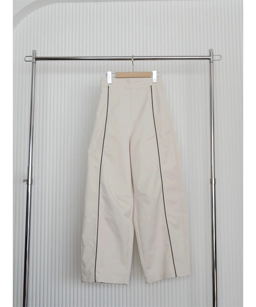 TRUNC（トランクエイティーエイト）の「Piping Curve Pants（その他パンツ・レディース・アイボリー/ネイビー・FREE）」の3枚目の写真