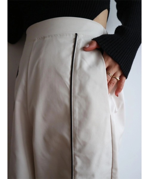 TRUNC（トランクエイティーエイト）の「Piping Curve Pants（その他パンツ・レディース・アイボリー/ネイビー・FREE）」の21枚目の写真