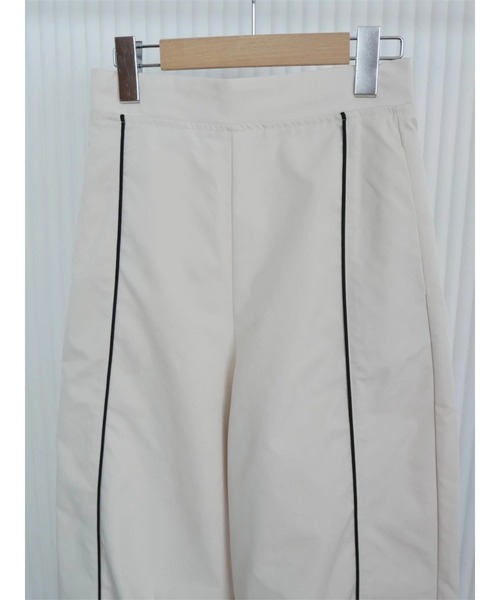 TRUNC（トランクエイティーエイト）の「Piping Curve Pants（その他パンツ・レディース・アイボリー/ネイビー・FREE）」の18枚目の写真