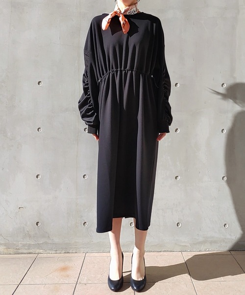 Q（キュー）の「ギャザースリーブドッキングワンピース（ワンピース・レディース・ブラック/ベージュ・MEDIUM）」の5枚目の写真