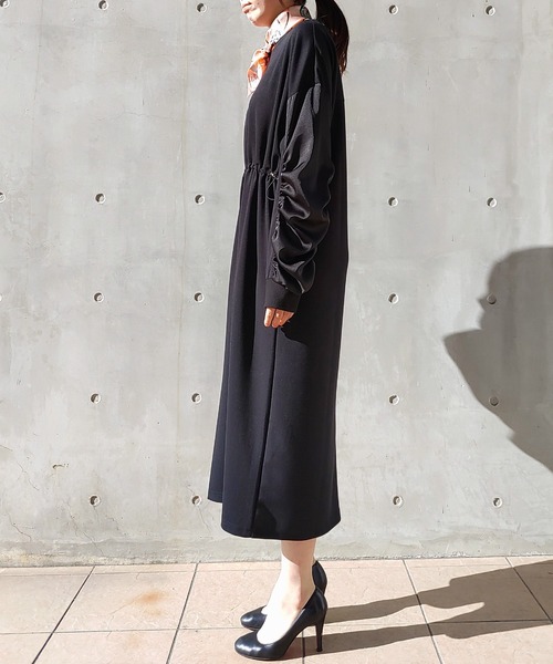 Q（キュー）の「ギャザースリーブドッキングワンピース（ワンピース・レディース・ブラック/ベージュ・MEDIUM）」の6枚目の写真