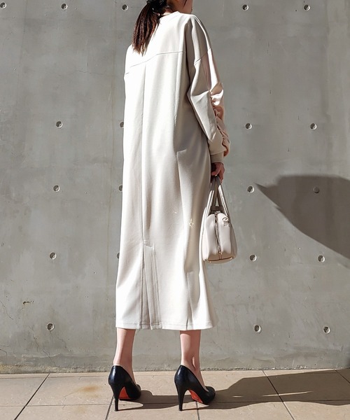 Q（キュー）の「ギャザースリーブドッキングワンピース（ワンピース・レディース・ブラック/ベージュ・MEDIUM）」の13枚目の写真