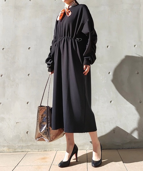 Q（キュー）の「ギャザースリーブドッキングワンピース（ワンピース・レディース・ブラック/ベージュ・MEDIUM）」の3枚目の写真