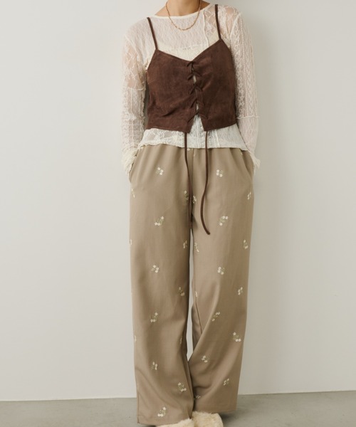 Unitage（ユニテージ）の「レース切り替えロングスリーブトップス（Tシャツ/カットソー・レディース・ブラック/アイボリー・FREE）」の6枚目の写真