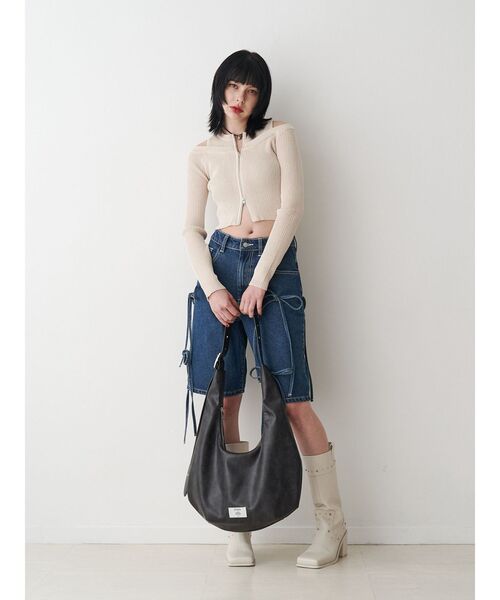 jouetie（ジュエティ）の「ハーフムーンショルダーベルトbag（ショルダーバッグ・レディース・ブラック/アイボリー/ブルー・FREE）」の4枚目の写真