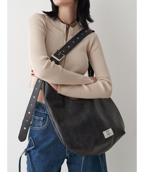 jouetie（ジュエティ）の「ハーフムーンショルダーベルトbag（ショルダーバッグ・レディース・ブラック/アイボリー/ブルー・FREE）」の8枚目の写真