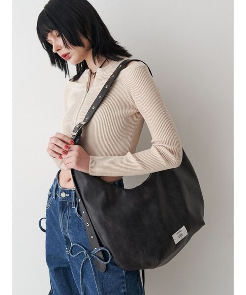 【美品】フェンディ デニム ショルダーバッグ ハーフムーン ネイビー 肩掛け FENDI バゲット デニムショルダーバッグ | ブルー | FARFETCH JP 【美