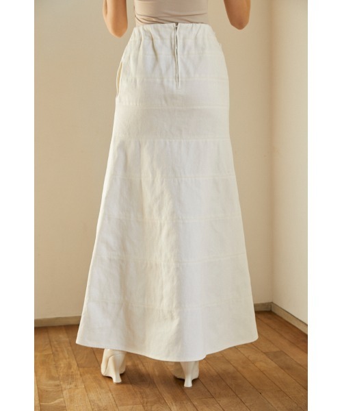 Estella.K(エステラケー)の「Liza Denim Skirt ボーダースウィッチングデニムロングスカート(スカート・レディース・ホワイト/インディゴブルー・SMALL/MEDIUM)」の7枚目の写真