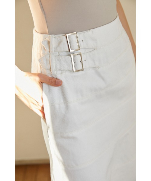 Estella.K(エステラケー)の「Liza Denim Skirt ボーダースウィッチングデニムロングスカート(スカート・レディース・ホワイト/インディゴブルー・SMALL/MEDIUM)」の8枚目の写真