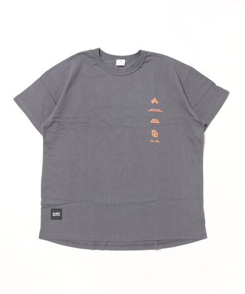 FARM(ファーム)の「グラビティTシャツ(Tシャツ/カットソー・キッズ・グレー/グリーン・130cm/140cm/150cm/160cm)」の1枚目の写真