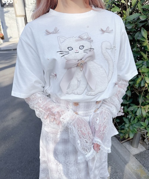 ROJITA(ロジータ)の「アームウオーマー付き Ribbon Cat Tシャツ(Tシャツ/カットソー・レディース・ホワイト/ブラック/ピンクベージュ・FREE)」の2枚目の写真