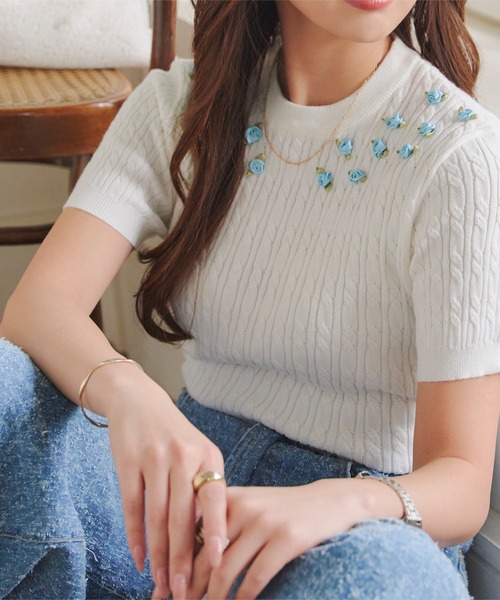 KOBE LETTUCE（コウベレタス）の「薔薇モチーフケーブルニットトップス（ニット/セーター・レディース・アイボリー/グレー/ネイビー/ピンク・M）」の5枚目の写真