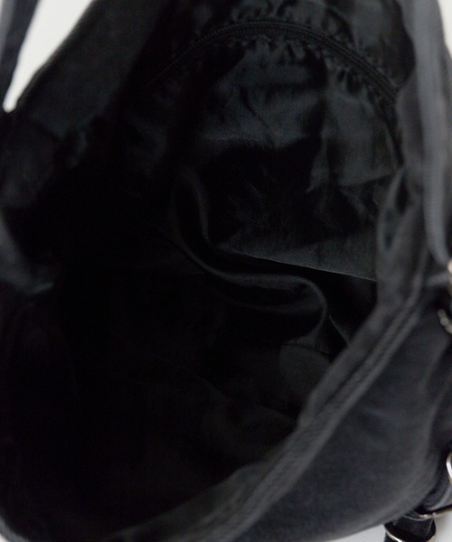 Chick（チック）の「Belt Design Denim Shoulder Bag / ベルトデザイン デニムショルダーバッグ【大容量】（ショルダーバッグ・レディース・ライトブルー/ブラック/ブルー・FREE）」の11枚目の写真