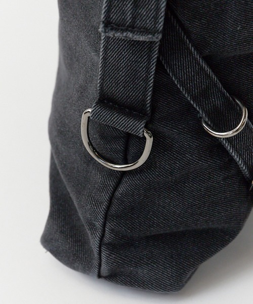 Chick（チック）の「Belt Design Denim Shoulder Bag / ベルトデザイン デニムショルダーバッグ【大容量】（ショルダーバッグ・レディース・ライトブルー/ブラック/ブルー・FREE）」の6枚目の写真