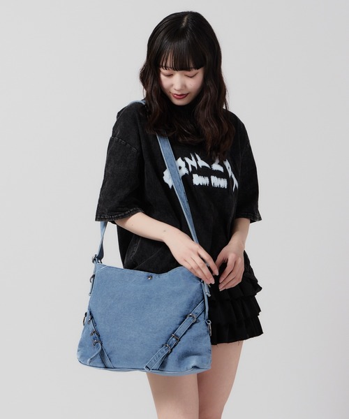 Chick（チック）の「Belt Design Denim Shoulder Bag / ベルトデザイン デニムショルダーバッグ【大容量】（ショルダーバッグ・レディース・ライトブルー/ブラック/ブルー・FREE）」の22枚目の写真