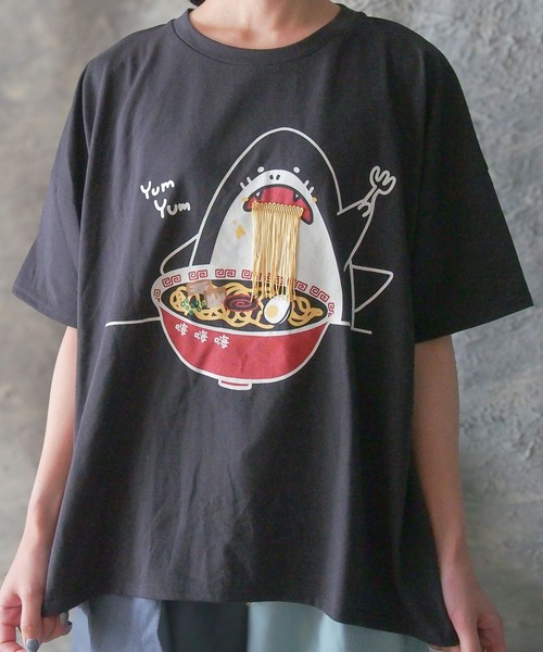 JEANS MATE（ジーンズメイト）の「【Hi Hey Hoooo/ハイヘイホー】ラーメン大好きアニマルTシャツ（Tシャツ/カットソー・レディース・オフホワイト/ブラック・FREE）」の5枚目の写真