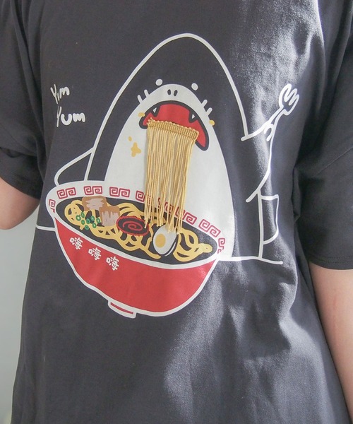 JEANS MATE（ジーンズメイト）の「【Hi Hey Hoooo/ハイヘイホー】ラーメン大好きアニマルTシャツ（Tシャツ/カットソー・レディース・オフホワイト/ブラック・FREE）」の6枚目の写真