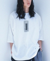 MDR（エムディアール）の「『マルチグラフィック柄オーバーサイズ半袖Ｔシャツ』（Tシャツ/カットソー）」