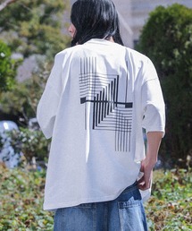 MDR（エムディアール）の「『マルチグラフィック柄オーバーサイズ半袖Ｔシャツ』（Tシャツ/カットソー）」